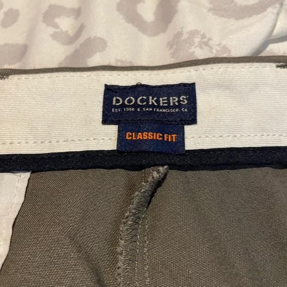 NWT Dockers easy khaki classic fit 38/29 - Picture 2 of 7